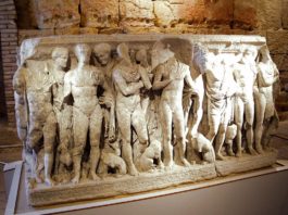 La imatge és un peça extreta del circ romà i mostra ciutadans aglutinats